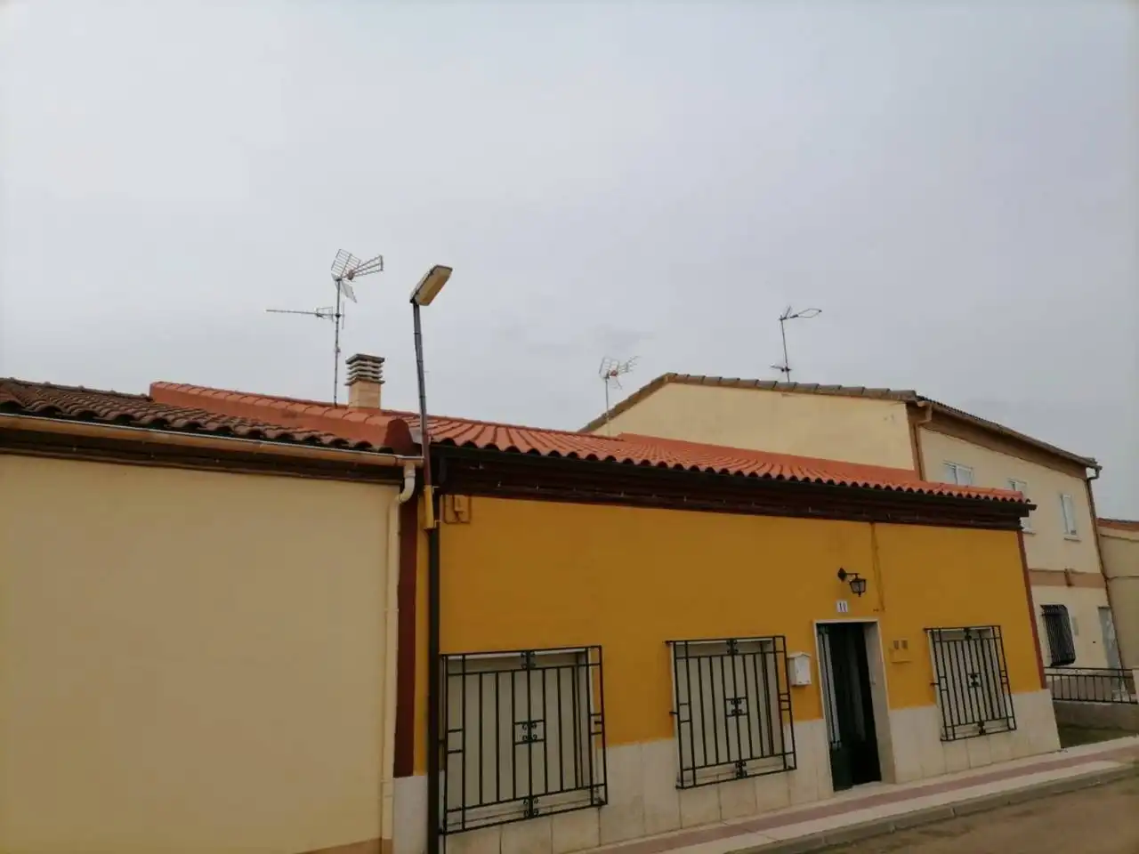 Exterior view of Detached homes for sale in Sancti-Spíritus (Salamanca)  with Heating and Furnished