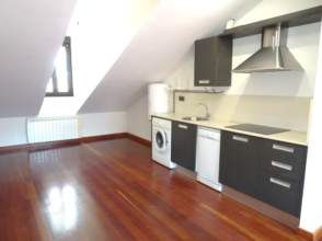 Cuina de Pis de lloguer en Gijón  amb Calefacció, Parquet i Rentadora