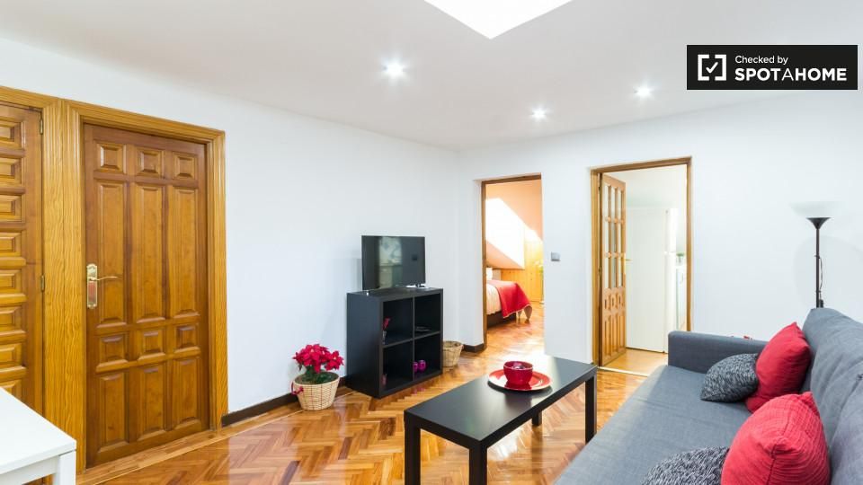 Sala de estar de Piso de alquiler en  Madrid Capital con Aire acondicionado, Calefacción y Amueblado