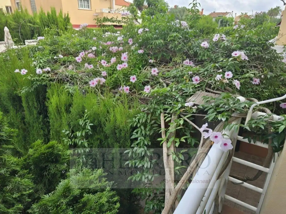 Jardín de Casa adosada en venta en Gandia con Aire acondicionado, Calefacción y Jardín privado