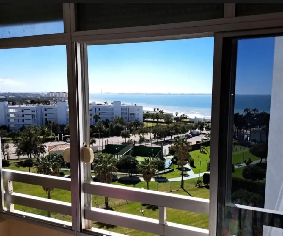 Dormitori de Apartament de lloguer en El Puerto de Santa María amb Terrassa i Moblat