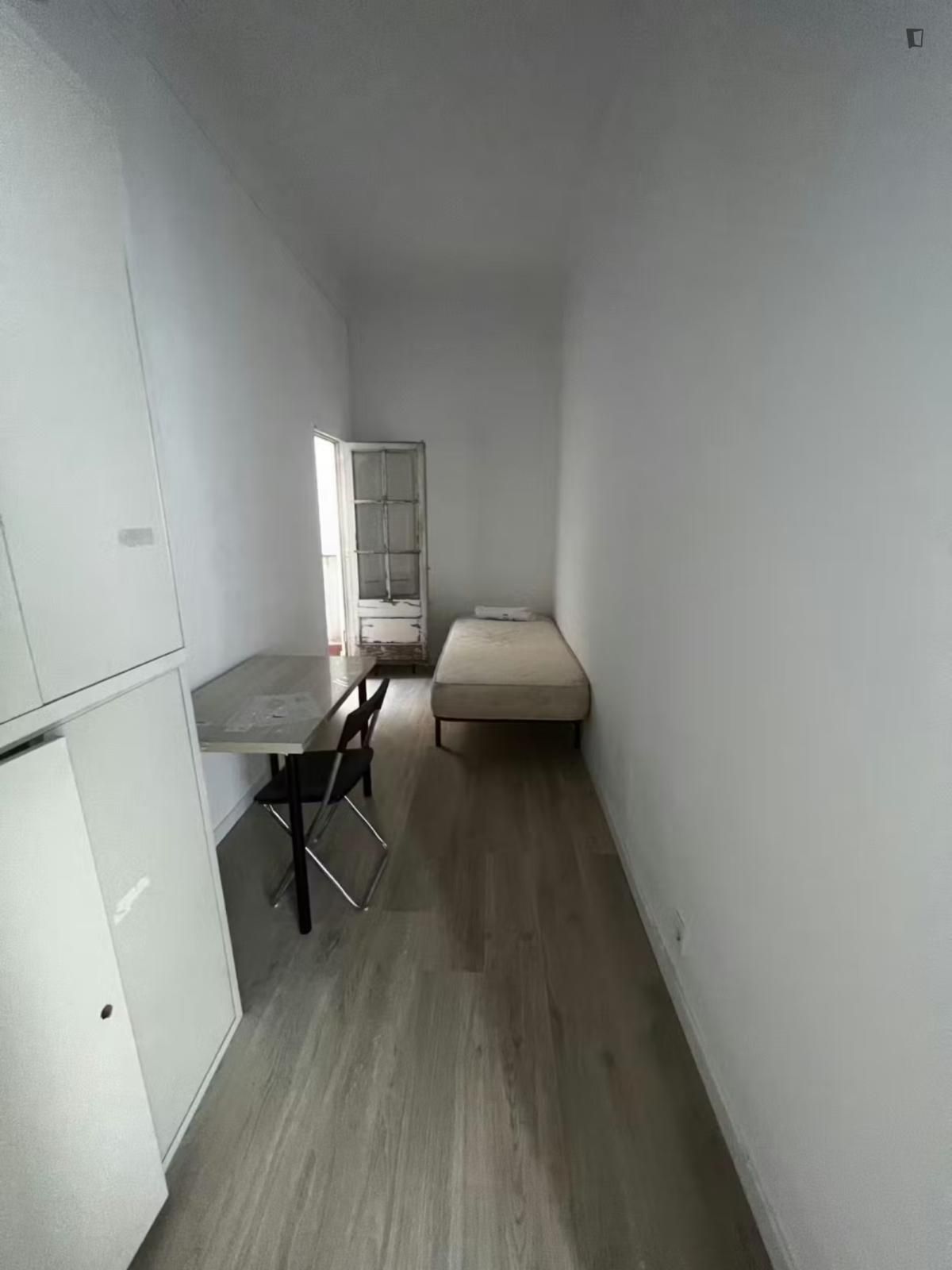 Bedroom of Apartments for share in  Barcelona Capital  with Furnished, Washing machine and Microwave