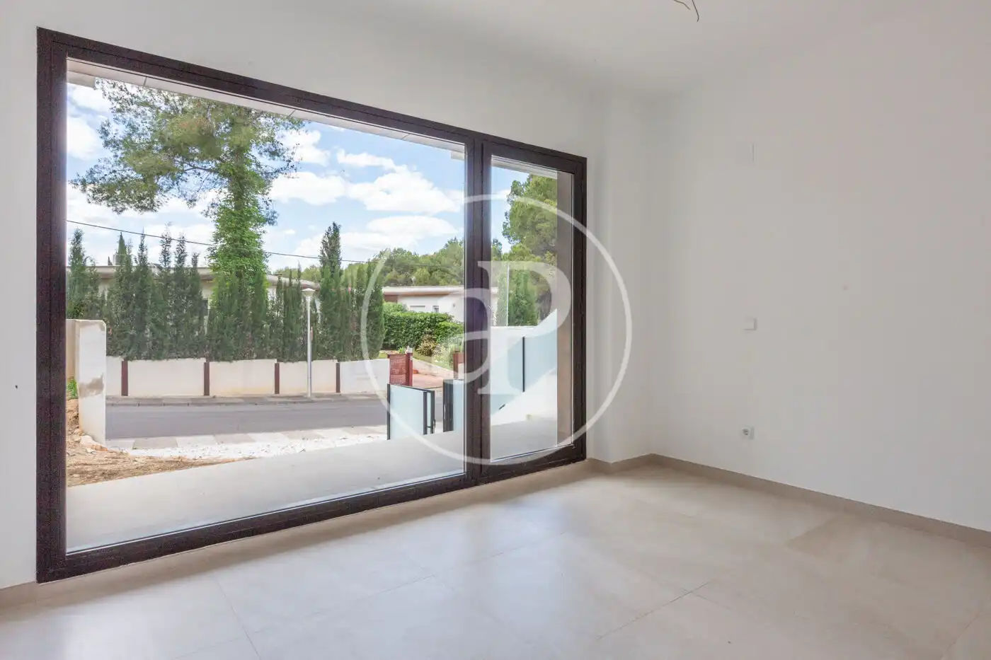 Vista exterior de Casa adosada en venda en Chiva amb Aire condicionat, Calefacció i Jardí privat