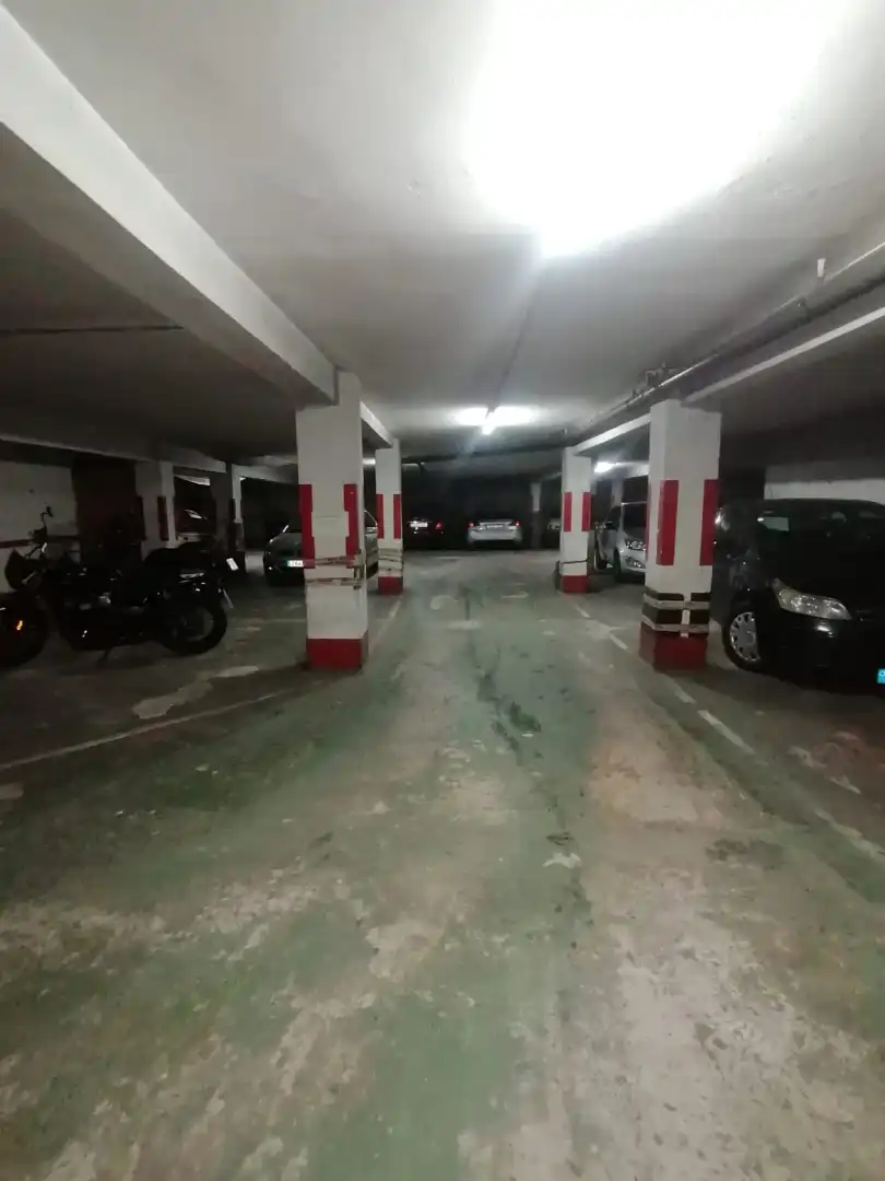 Aparcament de Garatge en venda en Gijón 