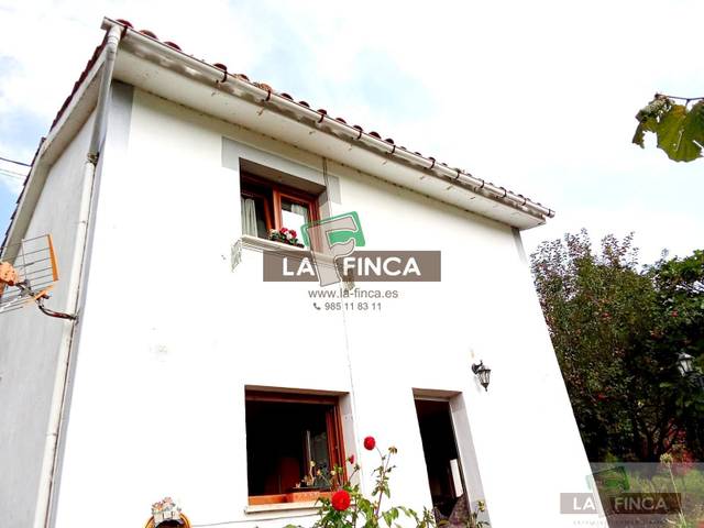 Casa-chalet en Venta en Santo Adriano