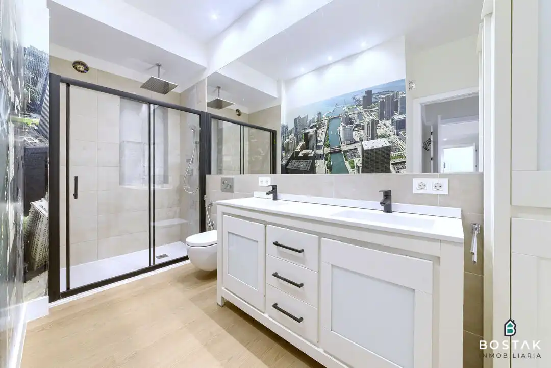 Bathroom of Flat for sale in Barakaldo   with Heating and Terrace