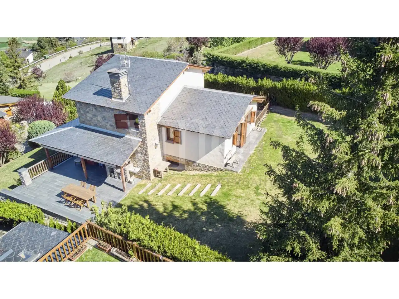 Houses for rent in Calle ESCOMELLES, Fontanals de Cerdanya
