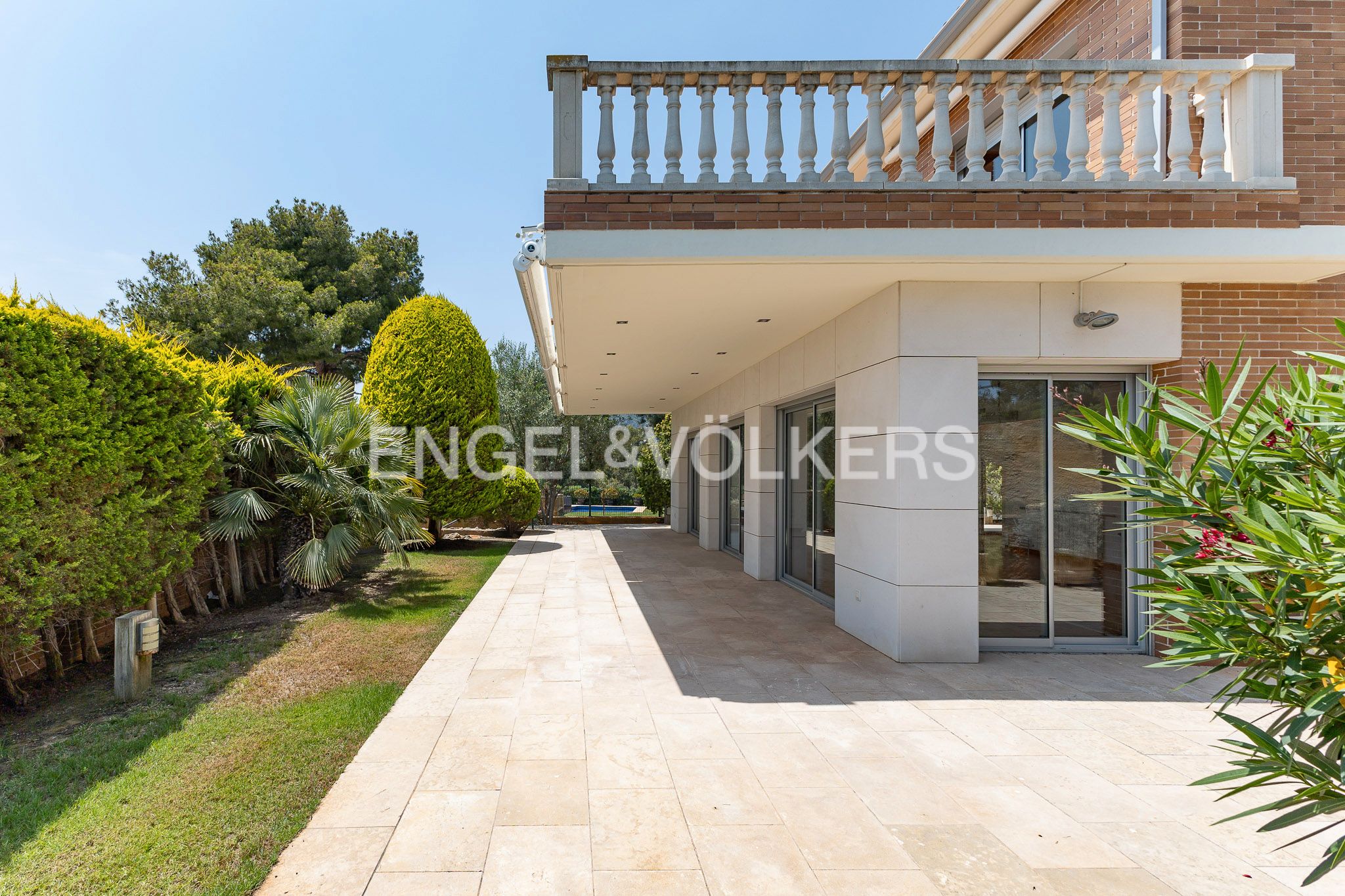 Terrassa de Casa o xalet en venda en Castelldefels amb Calefacció, Jardí privat i Parquet