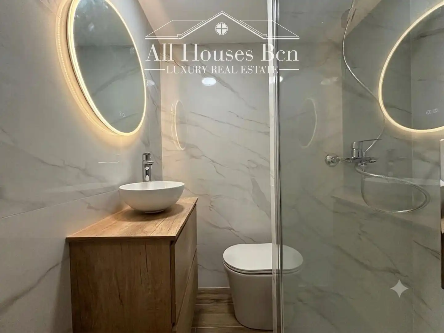 Baño de Piso en venta en L'Hospitalet de Llobregat con Aire acondicionado, Calefacción y Parquet