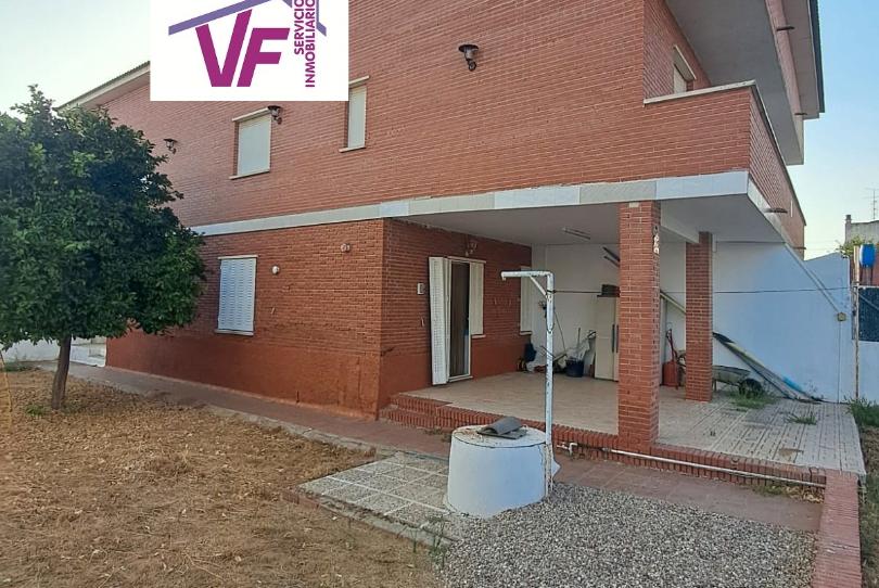 Photo 1 of Single-family semi-detached for sale in Cazalegas, Toledo