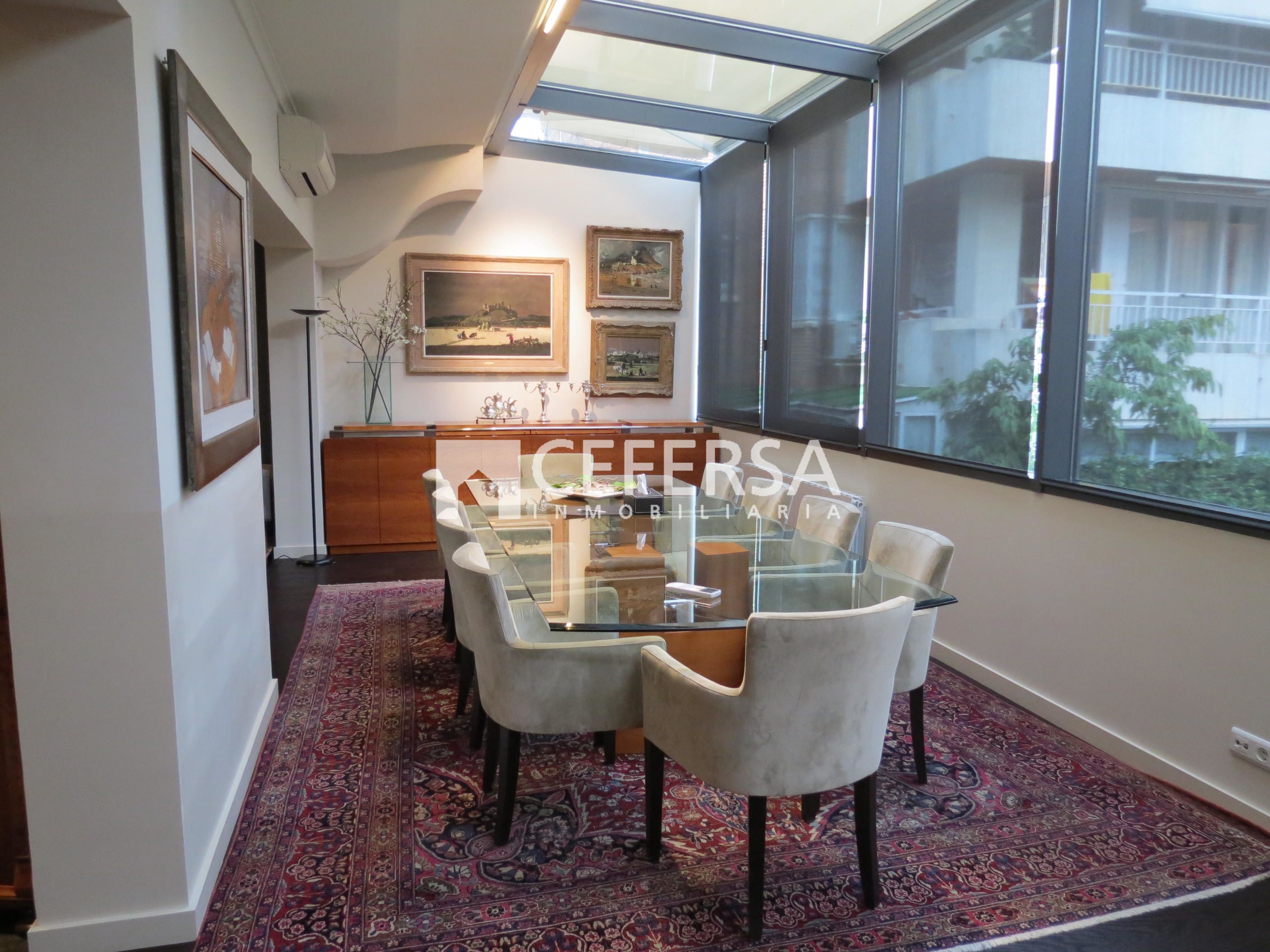 Menjador de Casa o xalet en venda en  Barcelona Capital amb Aire condicionat, Calefacció i Parquet