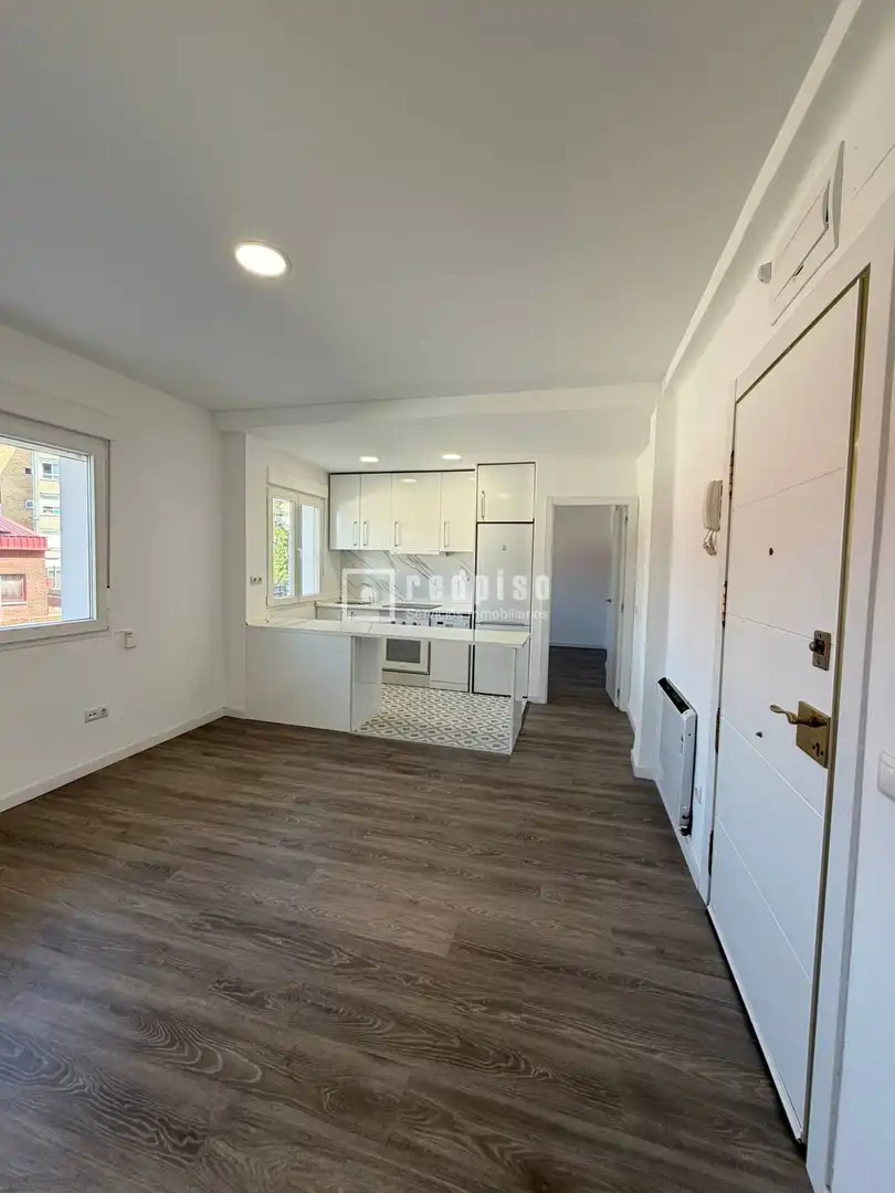 Bedroom of Flat for sale in Madrid  with Air Conditioner and Heating