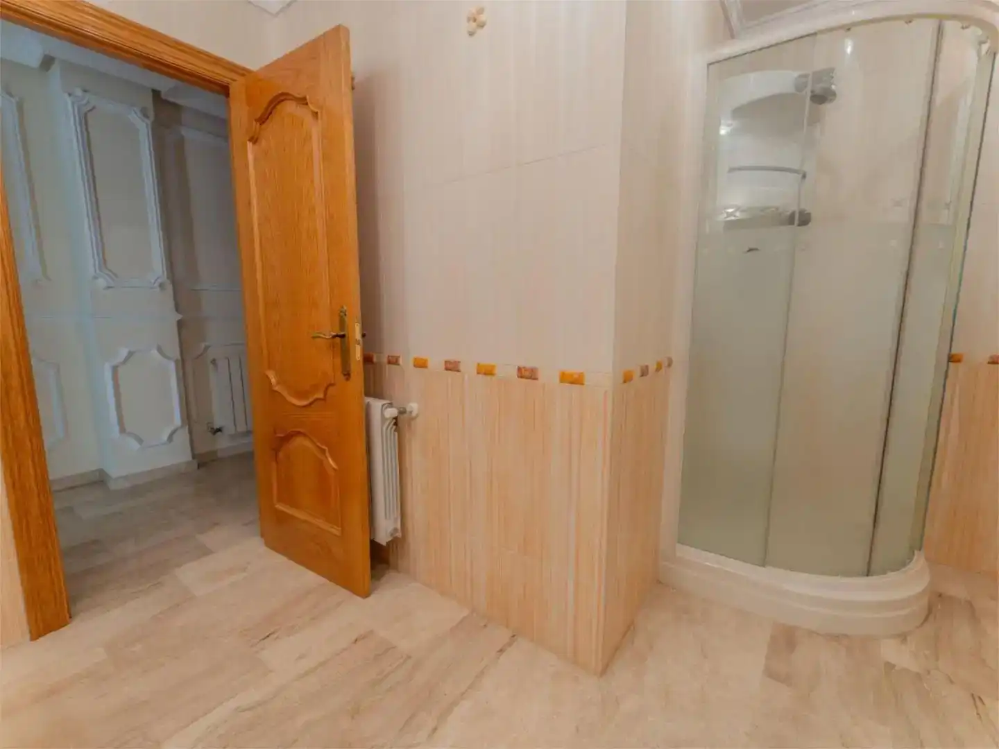 Bany de Pis en venda en Huesa amb Aire condicionat, Piscina i Balcó