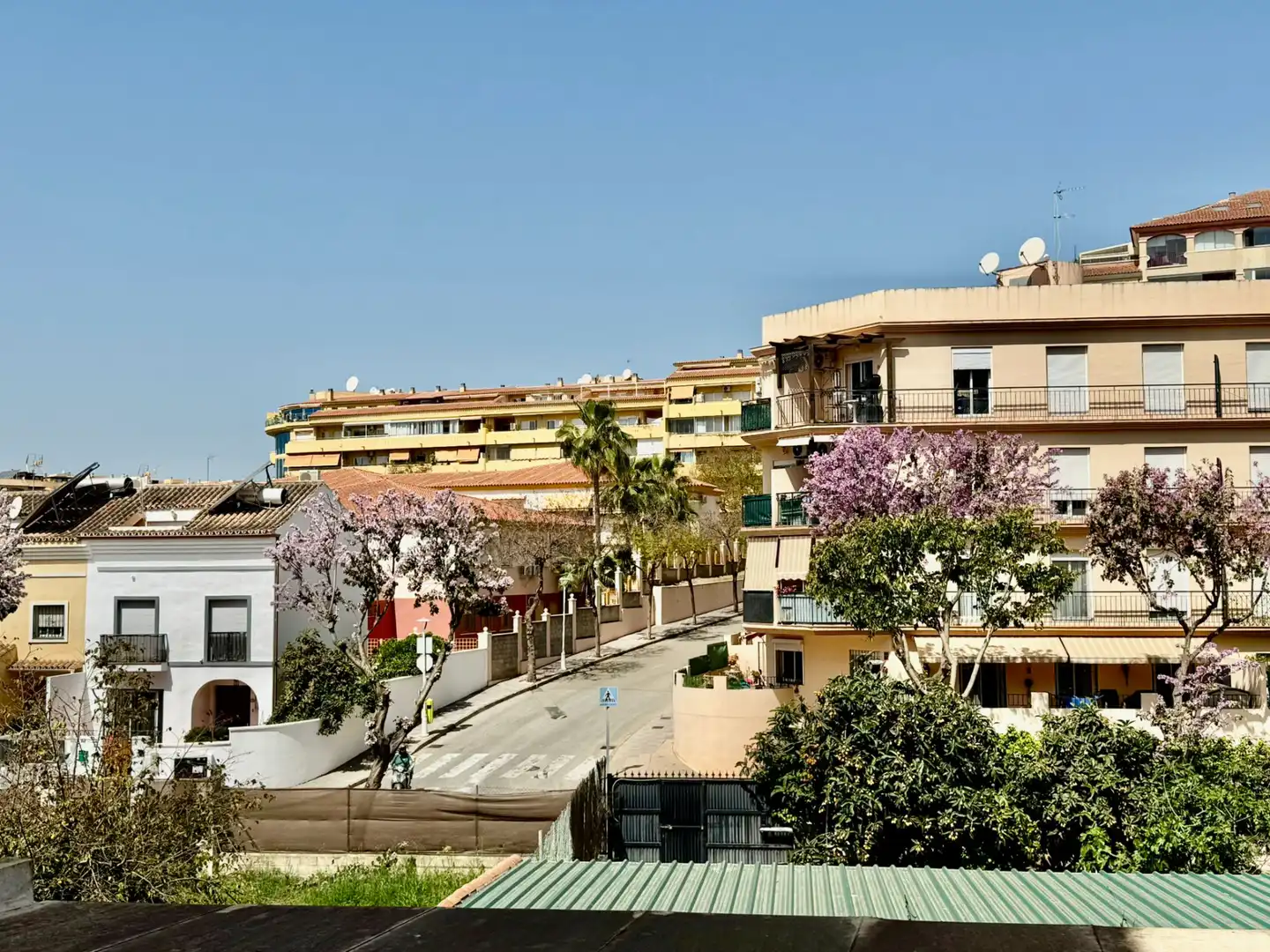 Vista exterior de Planta baja en venta en Fuengirola con Aire acondicionado, Parquet y Terraza