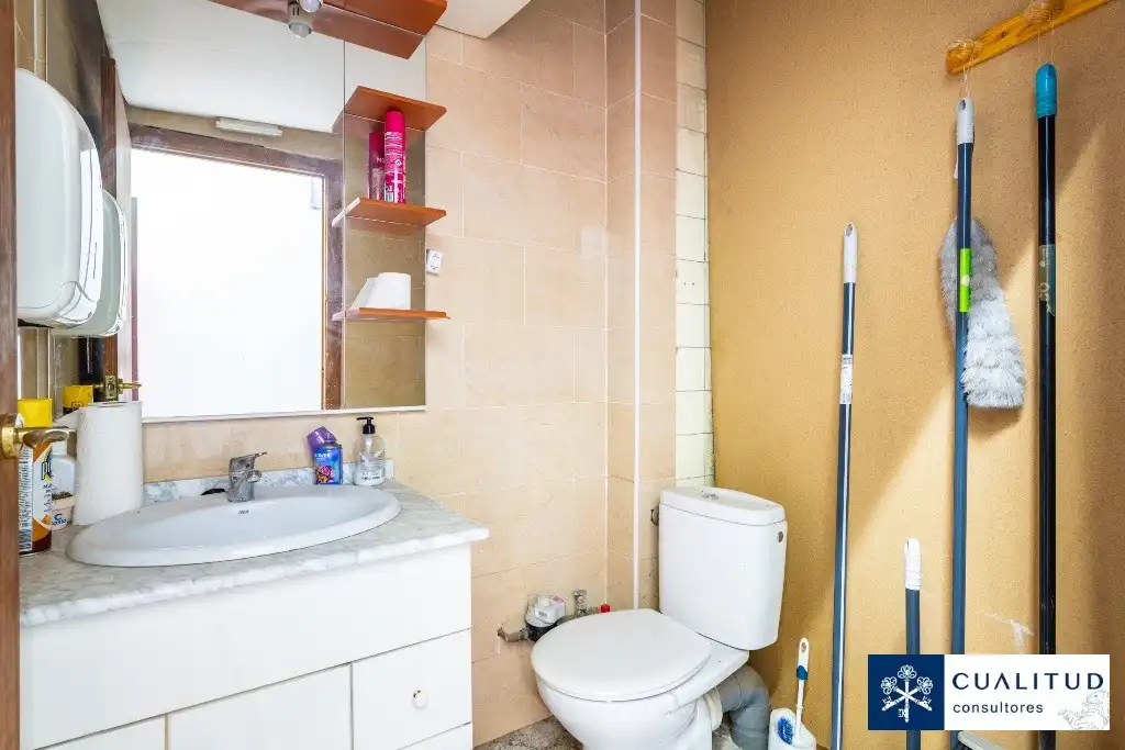 Badezimmer von Geschaftsraum zum Verkauf in Castellón de la Plana / Castelló de la Plana