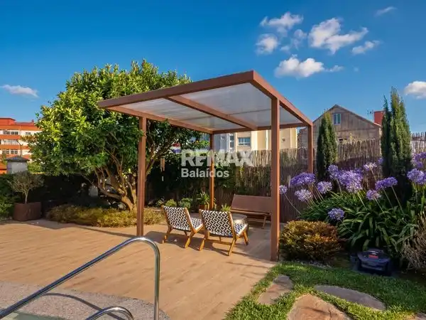 Terrassa de Casa o xalet en venda en Vigo  amb Calefacció, Jardí privat i Parquet