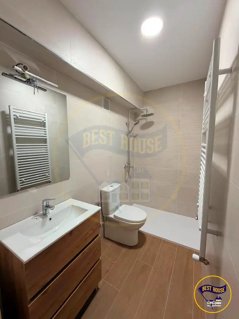 Bathroom of Flat for share in Cuenca  with Heating, Terrace and Furnished