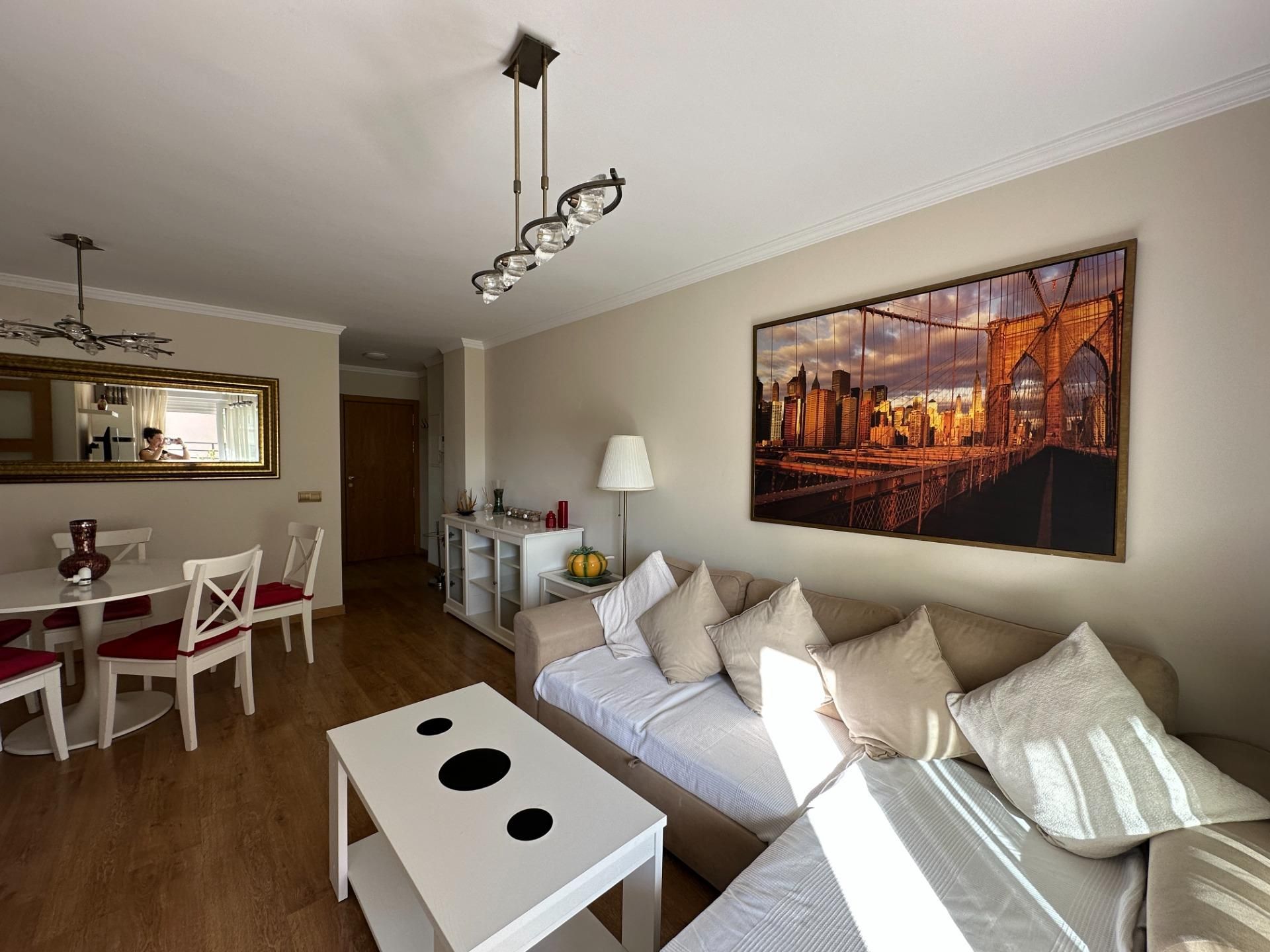 Sala d'estar de Pis de lloguer en Fuengirola amb Jardí privat, Terrassa i Piscina comunitària