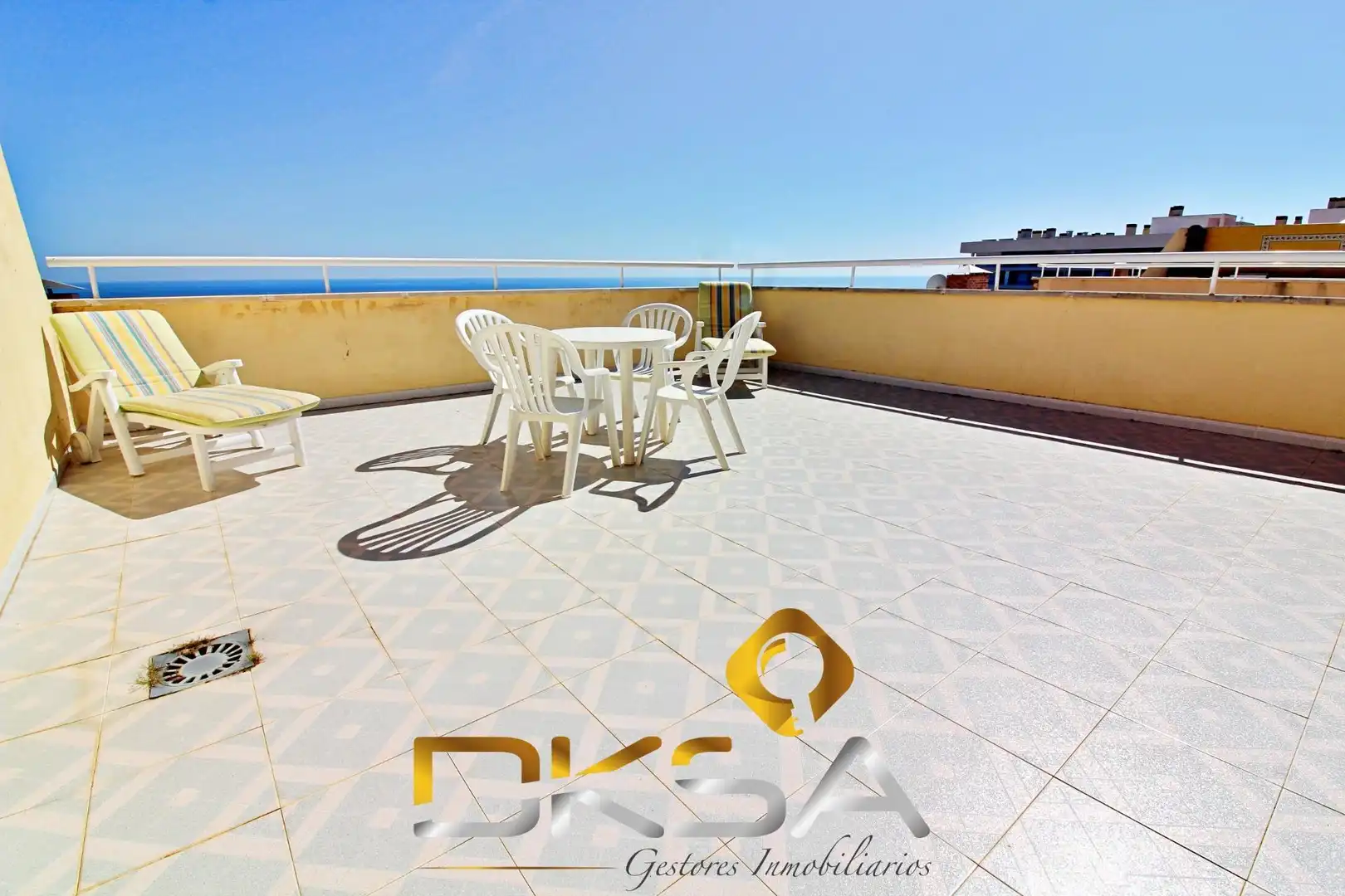 Apartment with pool for sale in Calle AMPLARIES, imagen 5