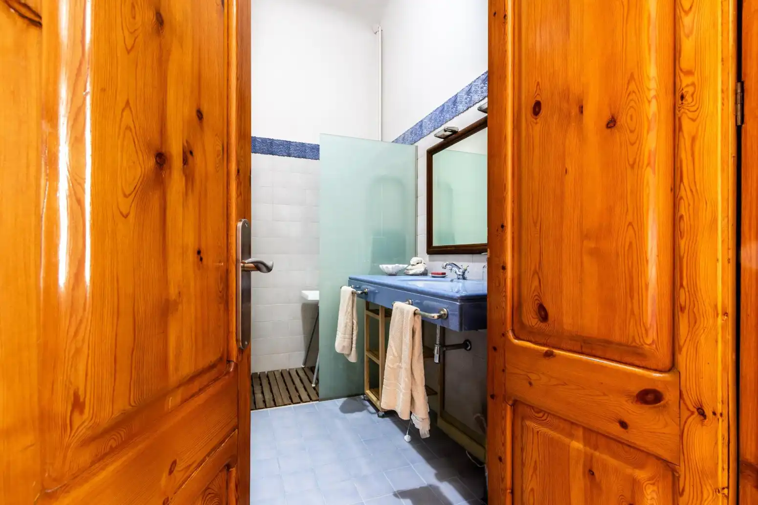 Baño de Casa adosada en venta en Terrassa con Calefacción, Parquet y Terraza