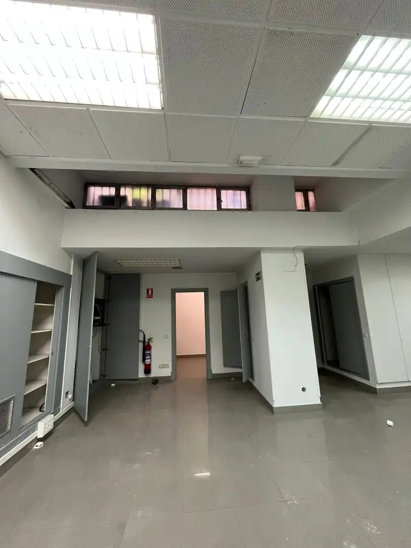 Local en venta en Madrid con Aire acondicionado y Alarma