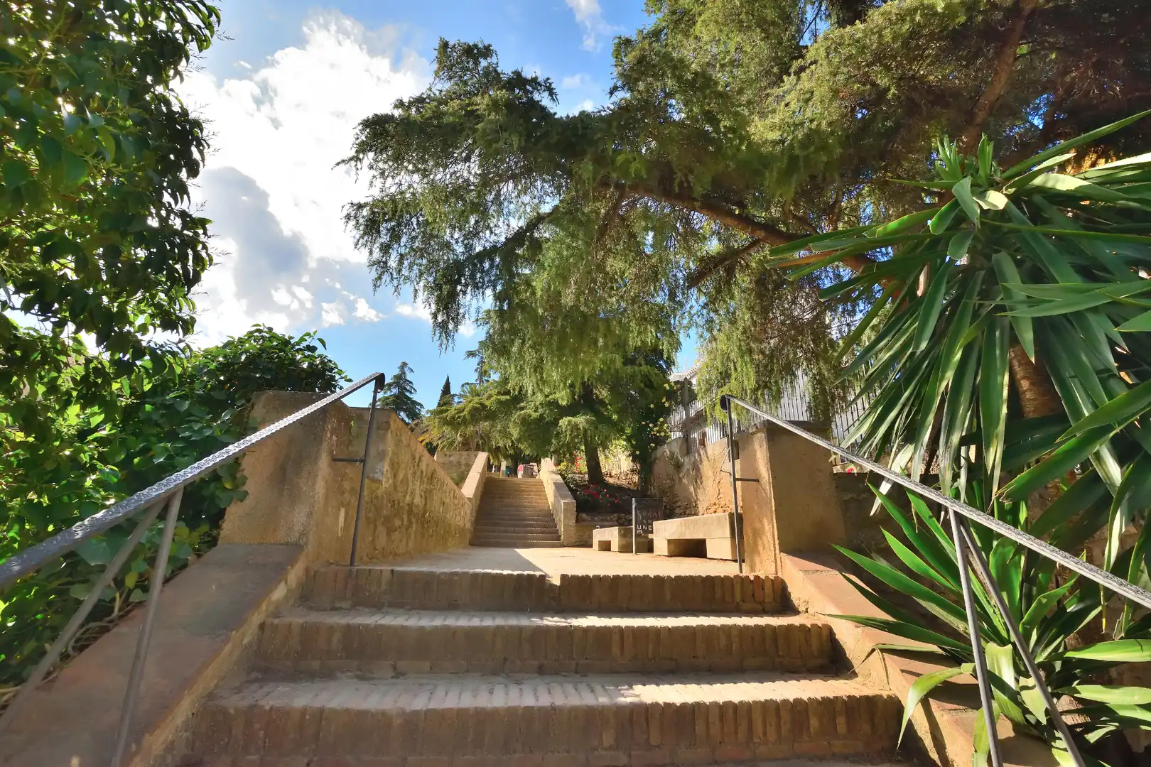 Vista exterior de Casa adosada en venta en Ronda con Terraza y Balcón