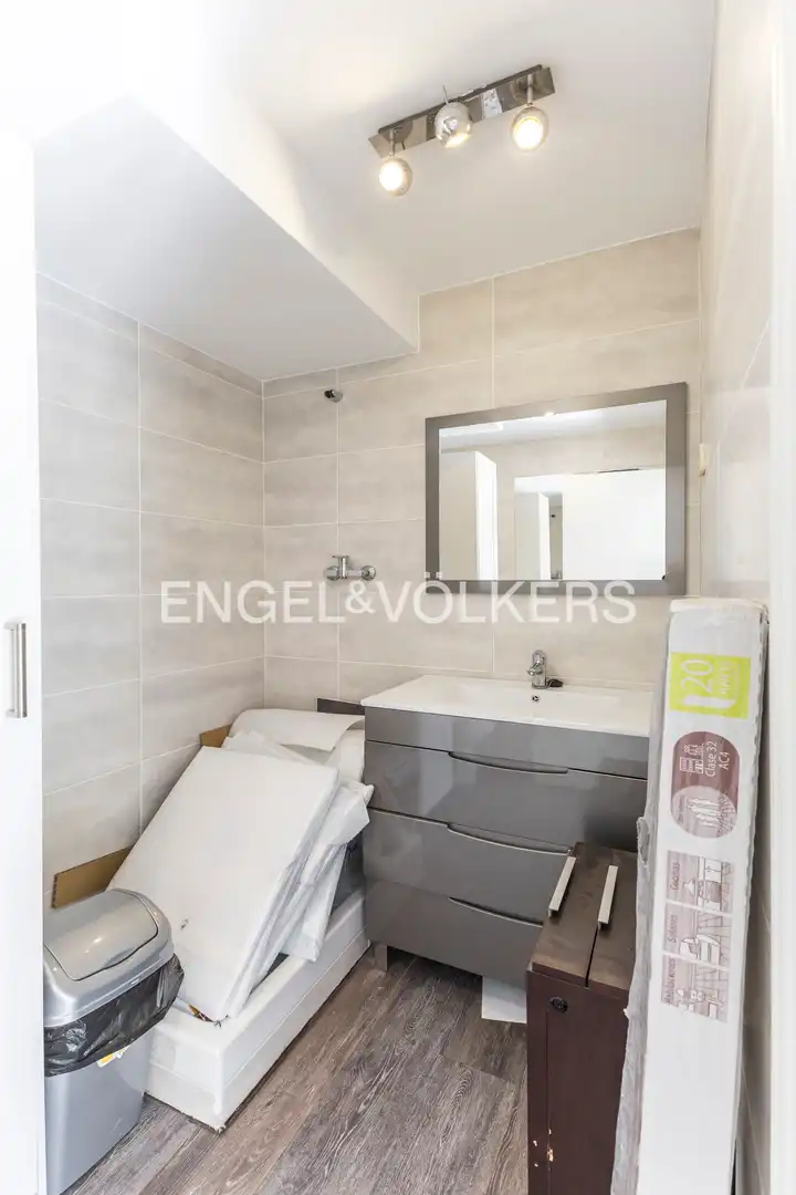 Badezimmer von Wohnung zur Miete in Madrid mit Heizung und Privatgarten
