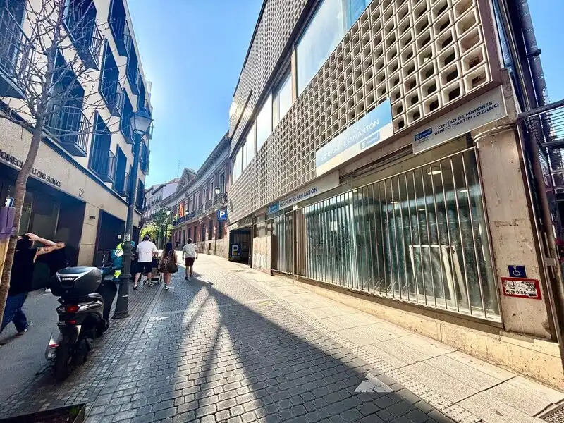 Exterior view of Garage for sale in Madrid