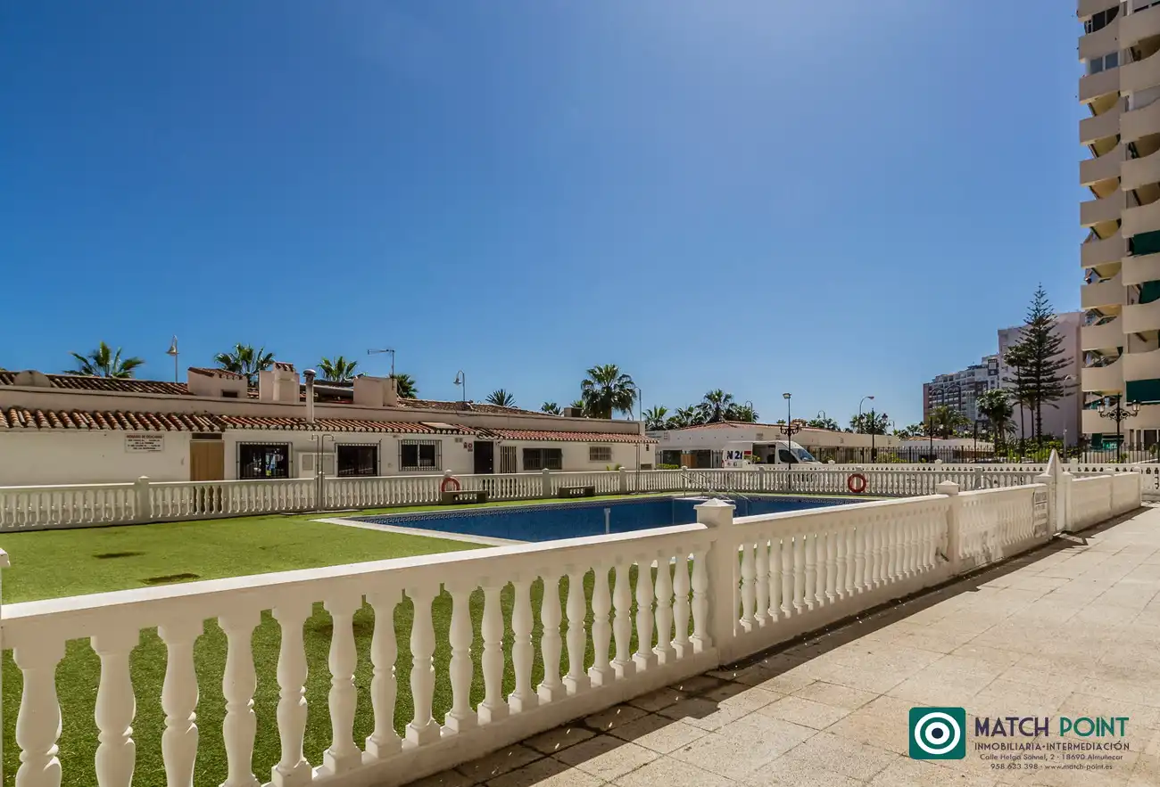 Piscina de Pis de lloguer en Almuñécar amb Moblat