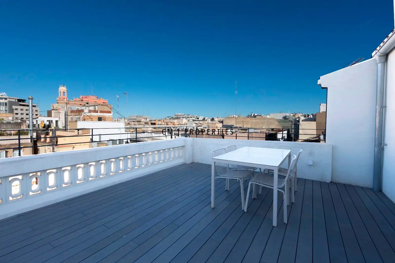 Penthouse with terrace to rent in Roger de Lauria, imagen 3