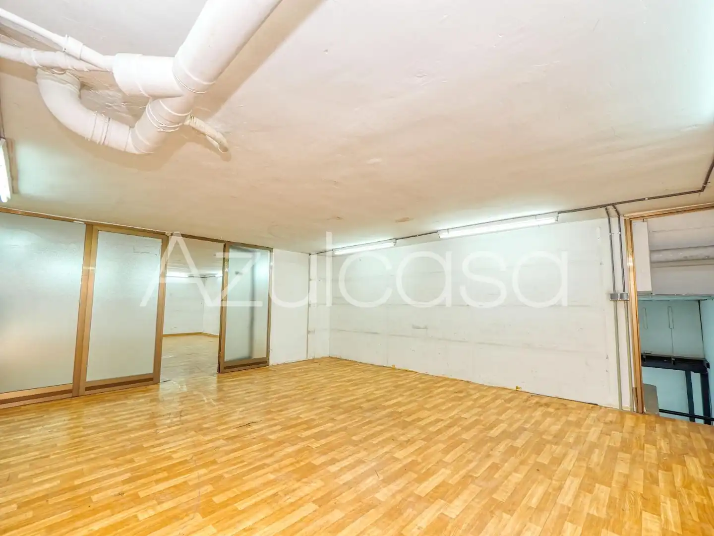 Commercial properties for sale in Alicante / Alacant  with Air Conditioner
