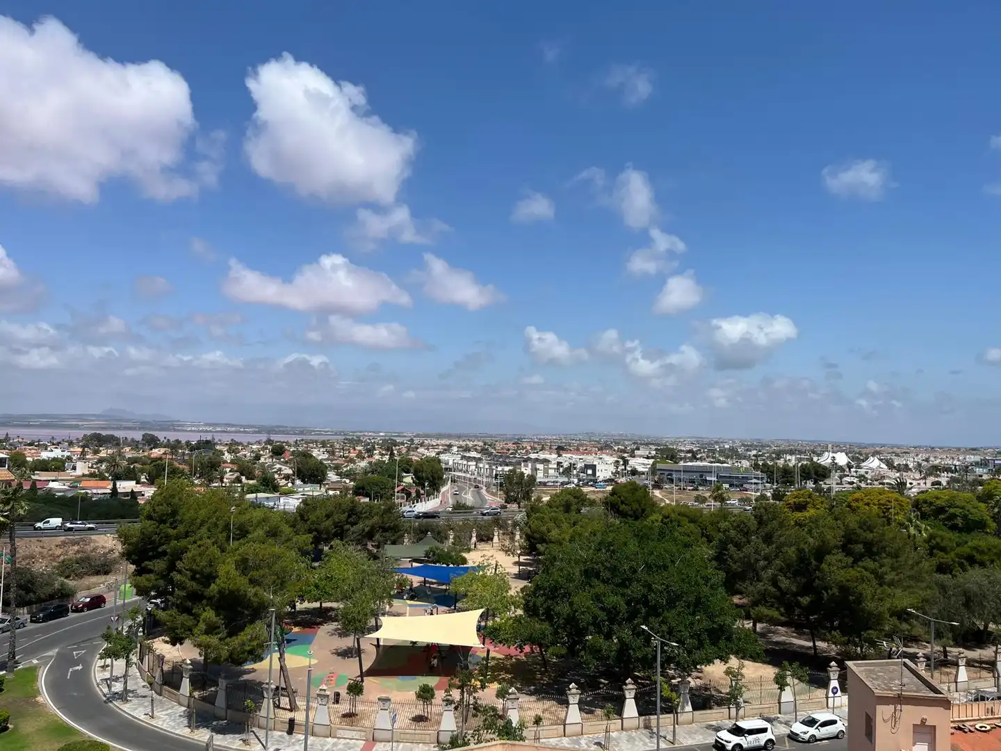 Vista exterior de Pis en venda en Torrevieja amb Aire condicionat, Terrassa i Moblat