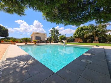 Chalet con piscina en venta en Calle REYES - DS ALGAR
