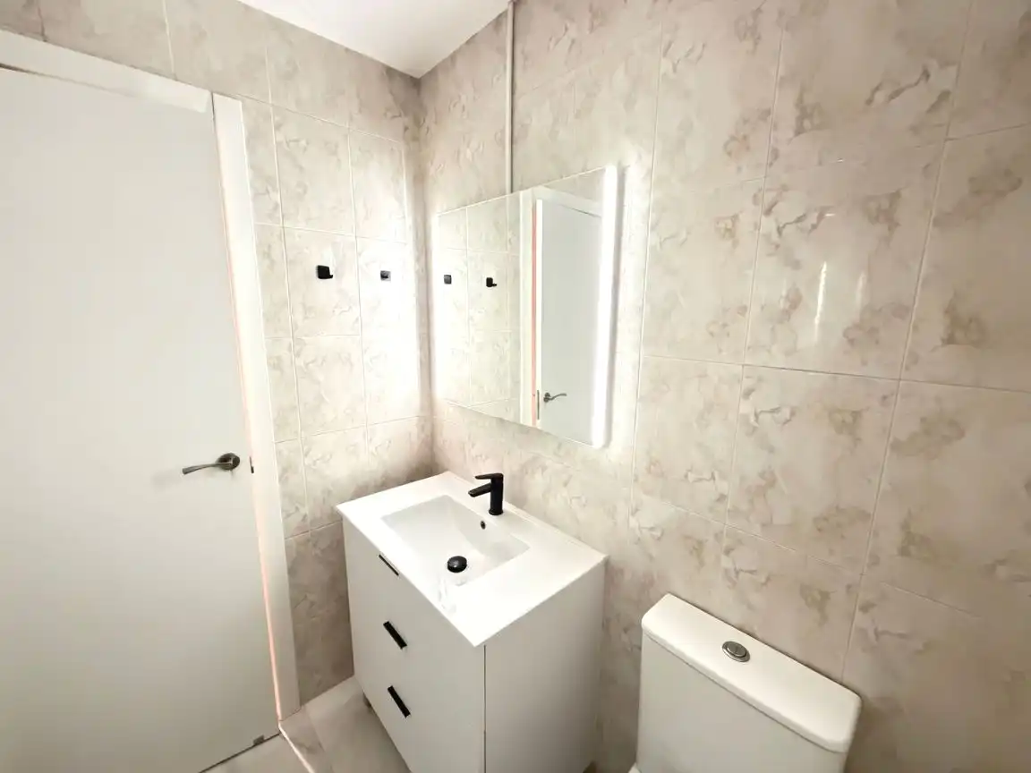 Bathroom of Flat for sale in Alcalá de Henares  with Air Conditioner and Heating