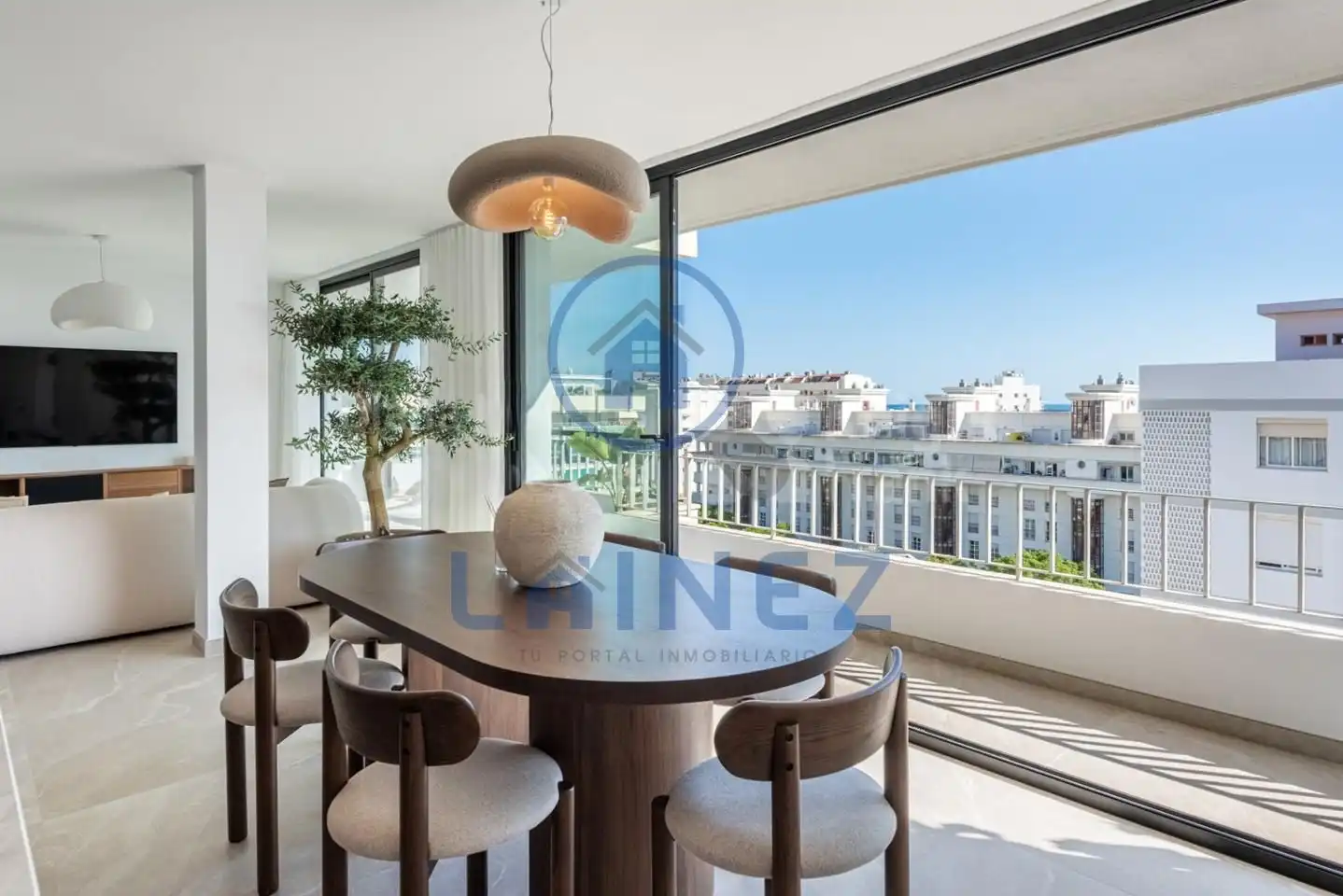 Esszimmer von Dachboden zum Verkauf in Marbella mit Klimaanlage, Heizung und Terrasse