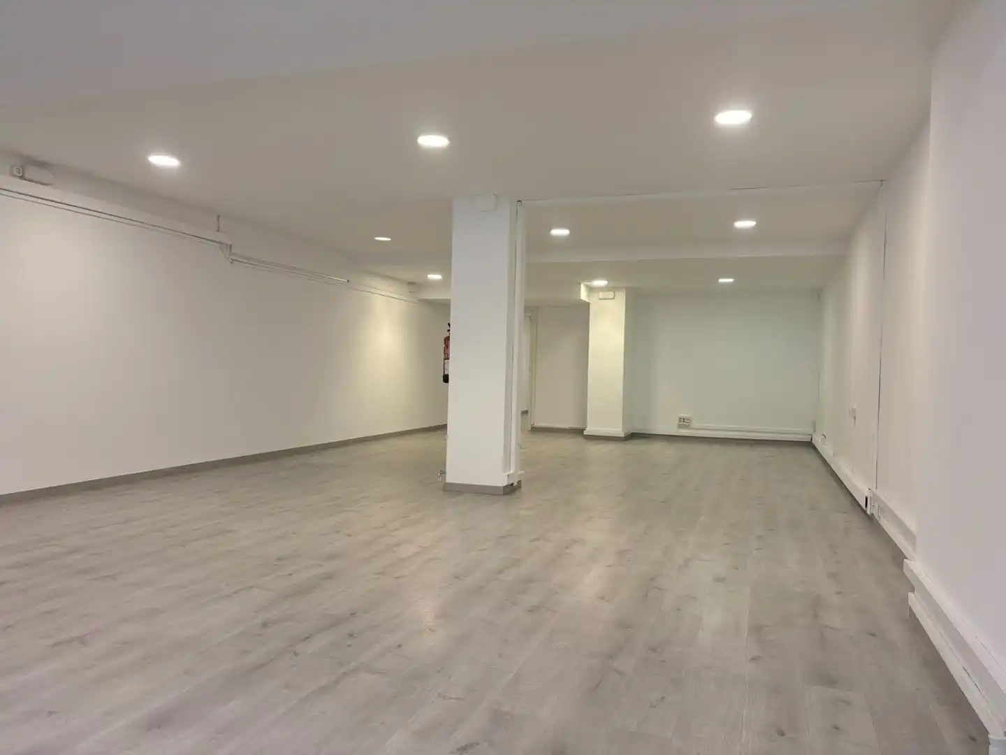 Office for rent in Barcelona  with Air Conditioner