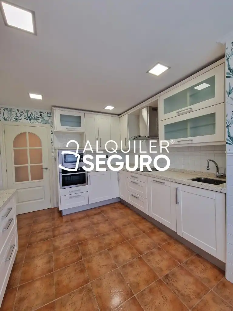 Cocina de Piso de alquiler en Getxo  con Calefacción, Terraza y Trastero