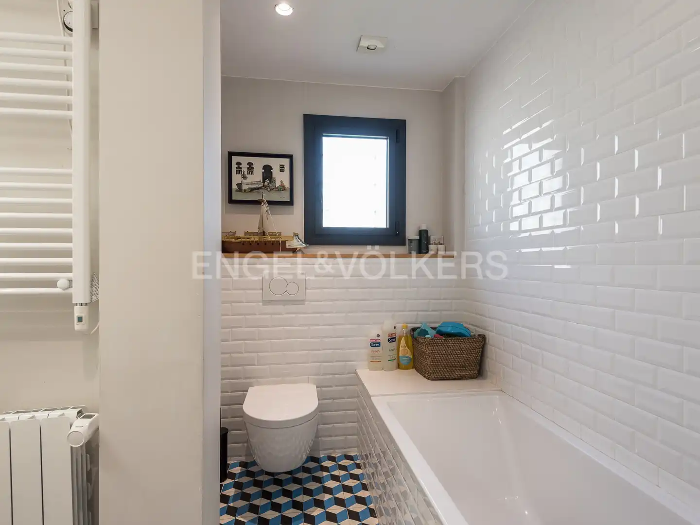 Bathroom of Houses for rent in La Miranda - Can Candeler 
