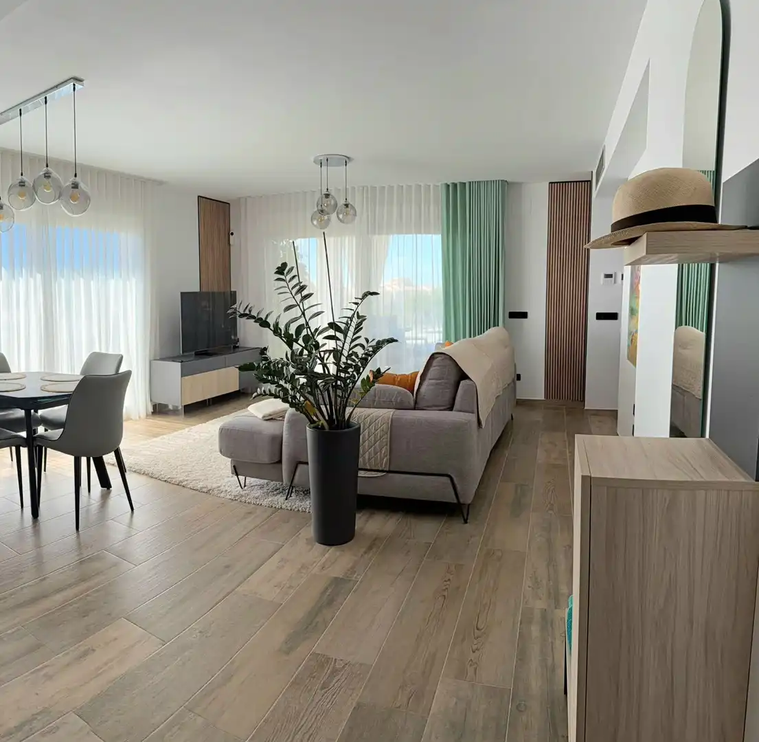 Wohnzimmer von Wohnungen zur Miete in Torrevieja mit Klimaanlage, Terrasse und Abstellraum