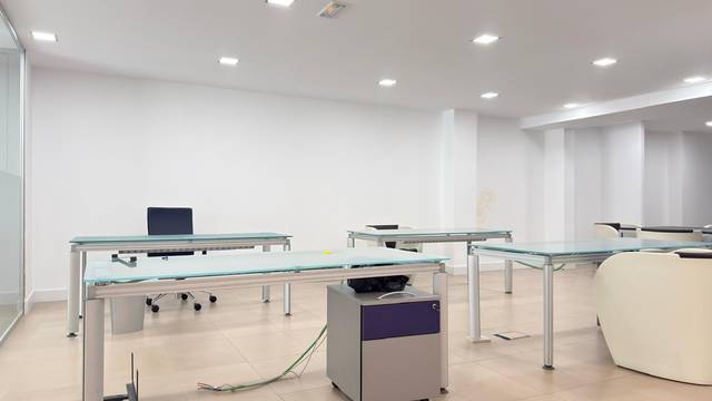 Local comercial en Alquiler en Carrer de Navarra, 92 en Hospital - Plaza del Real