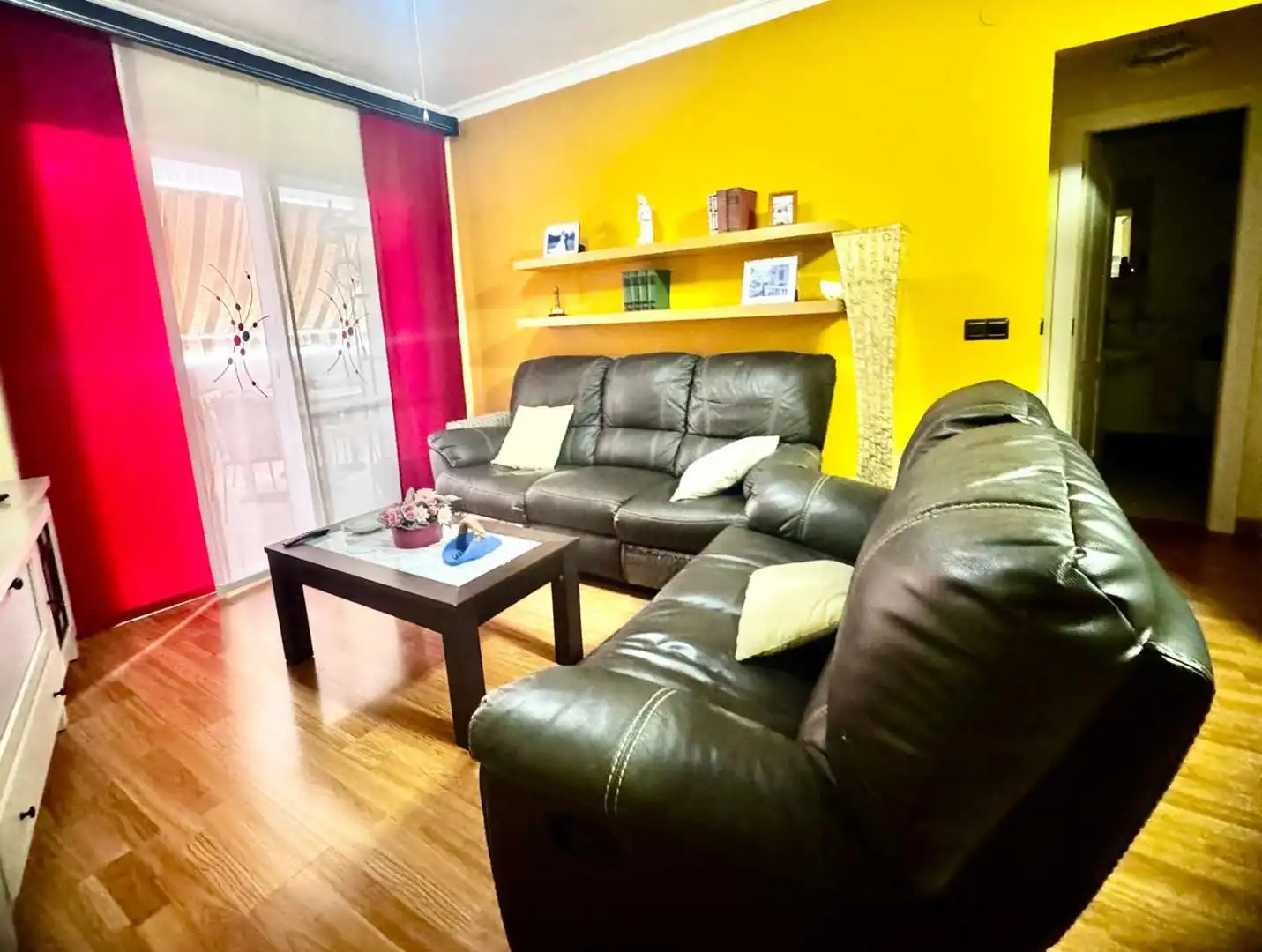 Sala de estar de Piso en venta en Torrox con Piscina y Amueblado