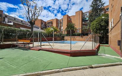 Swimming pool of Flat for sale in  Madrid Capital  with Heating, Private garden and Terrace
