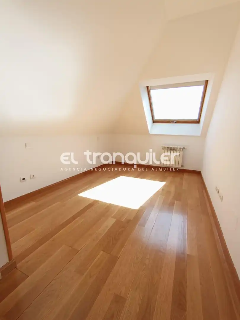 Duplexes for rent in Calle Tejar, Zona Carretera del Plantío
