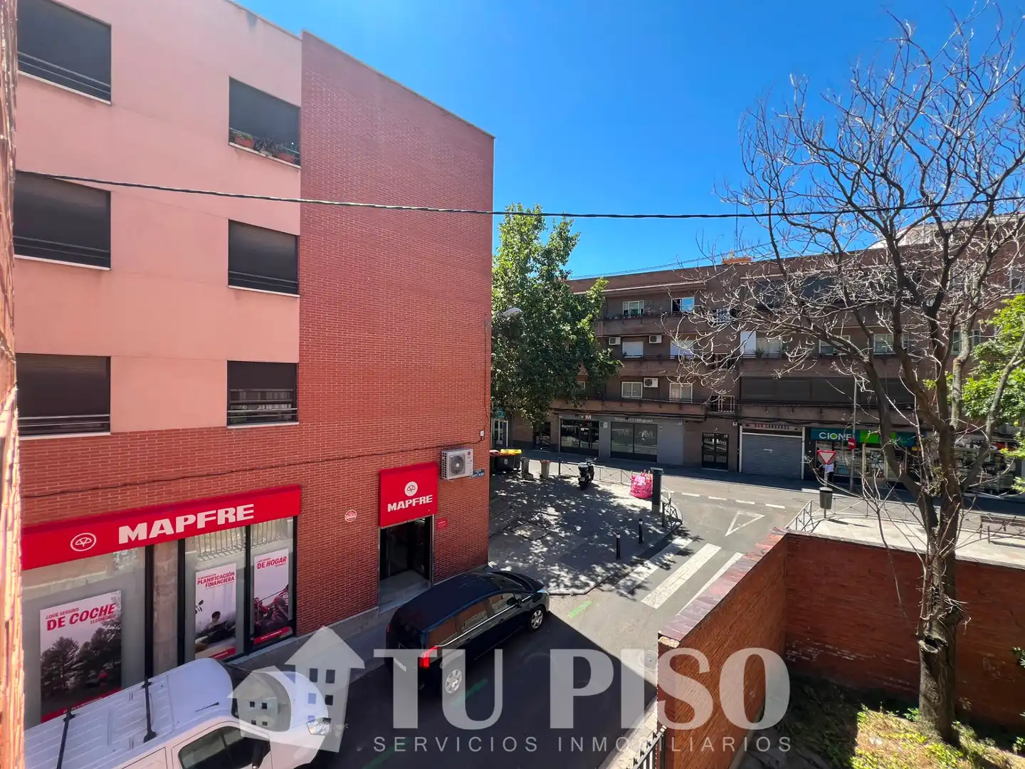 Vista exterior de Piso en venta en Madrid con Calefacción, Terraza y Amueblado