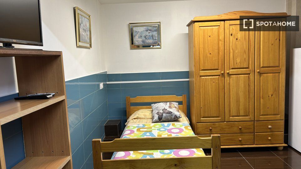 Bedroom of Flat to rent in L'Hospitalet de Llobregat  with Air Conditioner, Heating and Furnished
