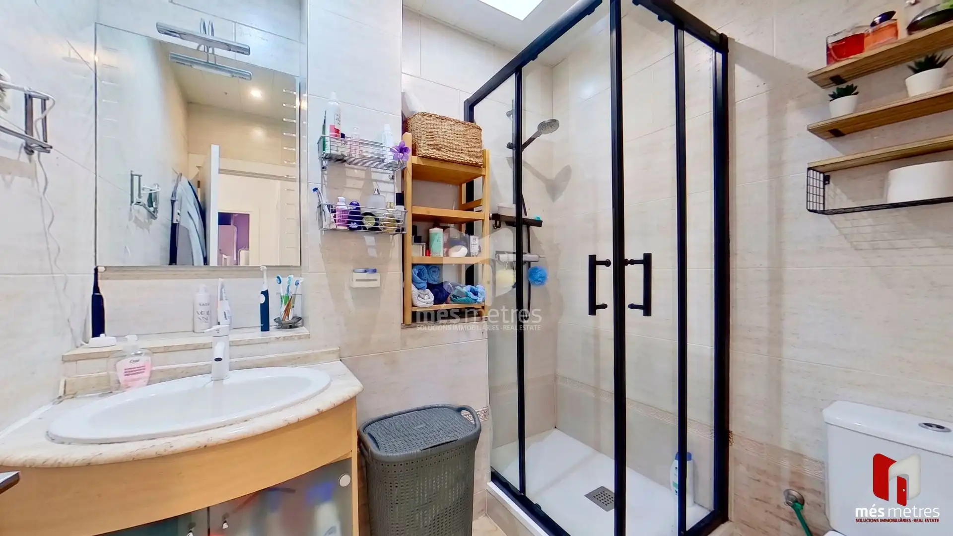 Bathroom of Flat for sale in Montgat  with Air Conditioner, Heating and Private garden