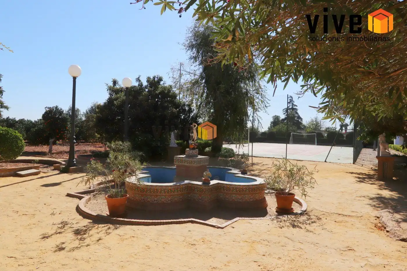 Garden of Houses for sale in Espartinas  with Air Conditioner, Heating and Terrace