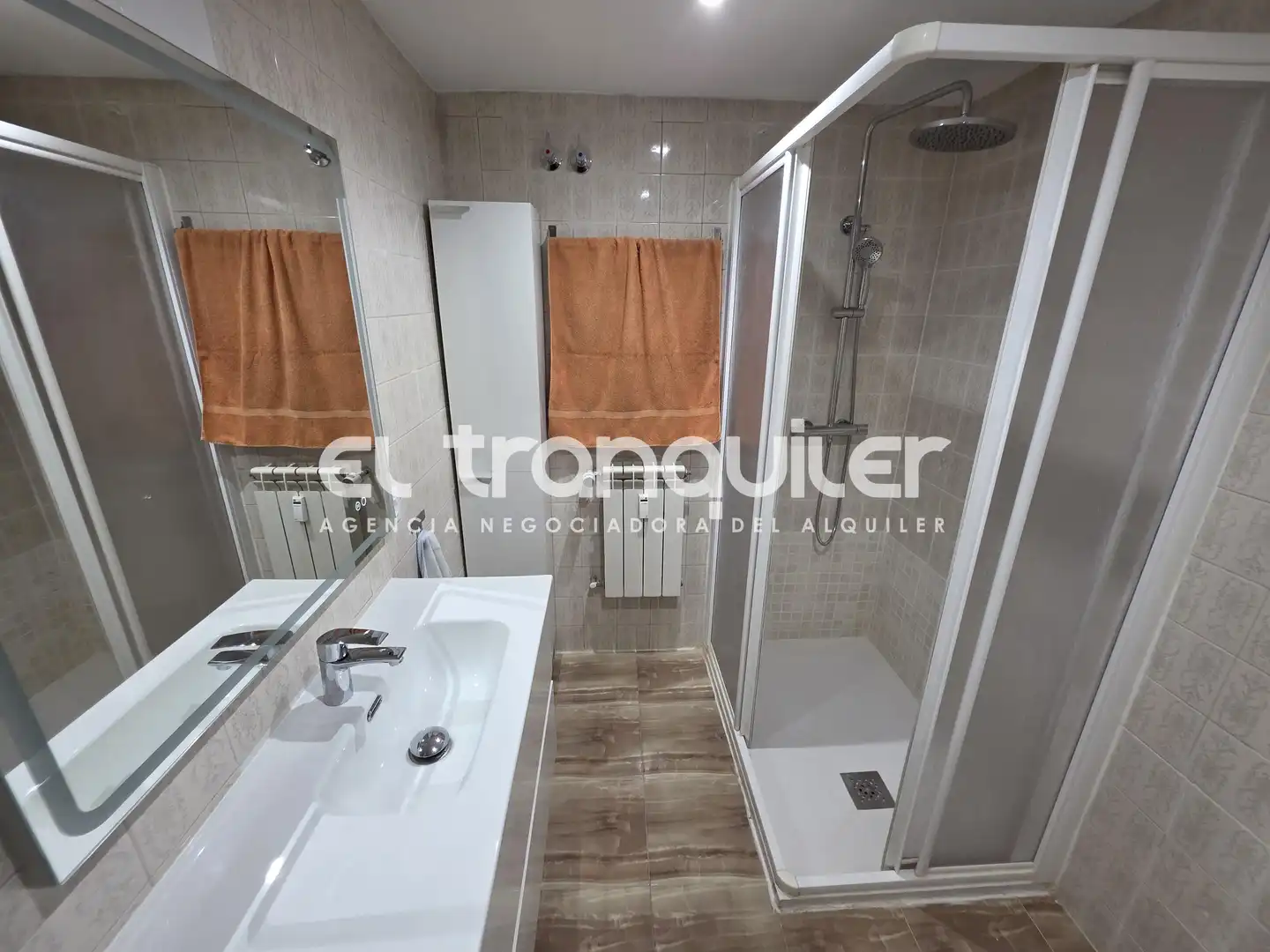 Bathroom of Flat for rent in Madrid  with Air Conditioner, Terrace and Furnished