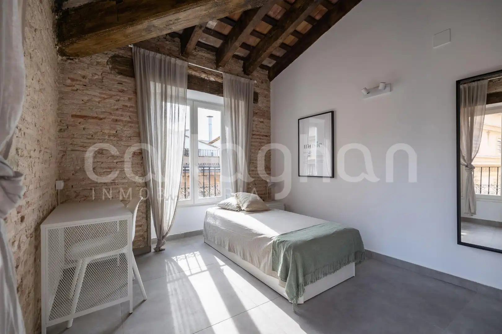 Bedroom of Buildings for sale in Valencia
