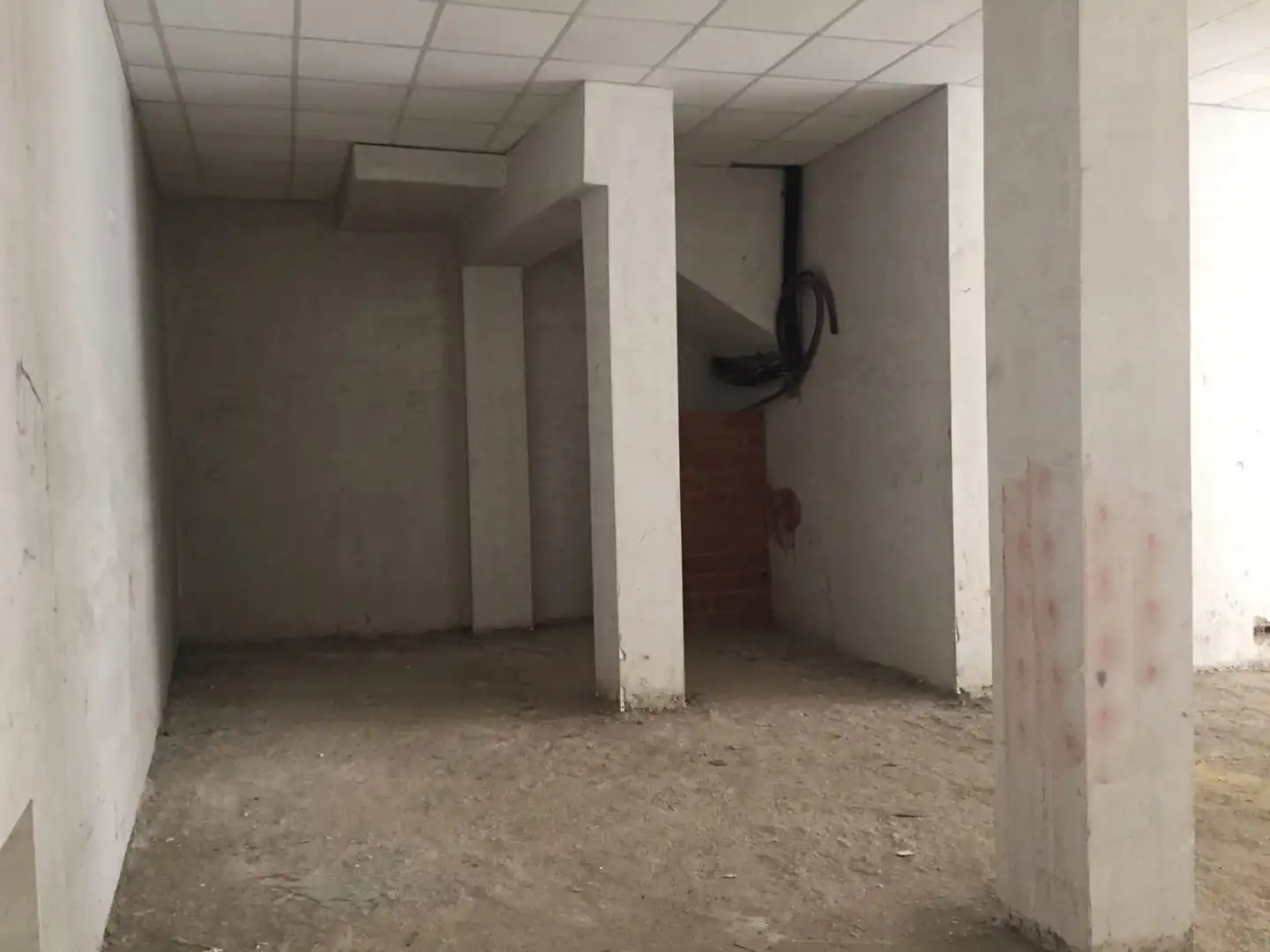 Local en venta en La Villa - Bazuelo